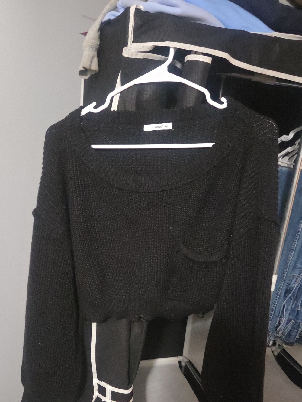 Timing Black Cropped Crewneck Sweater with Pocket